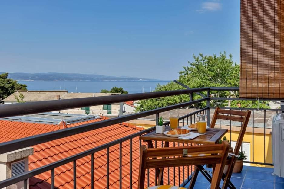 Apartments Rose Baska Voda Bagian luar foto