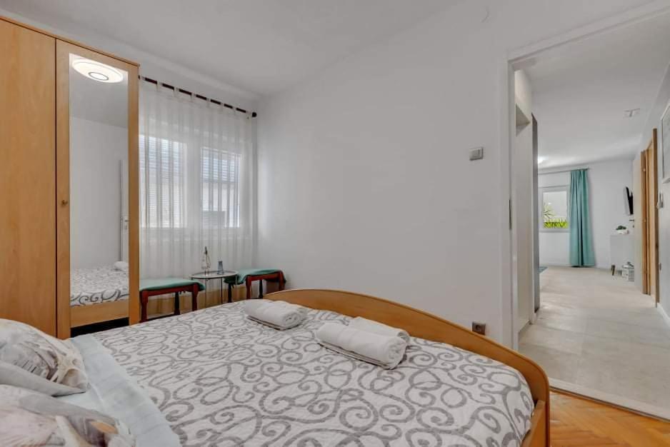 Apartments Rose Baska Voda Bagian luar foto