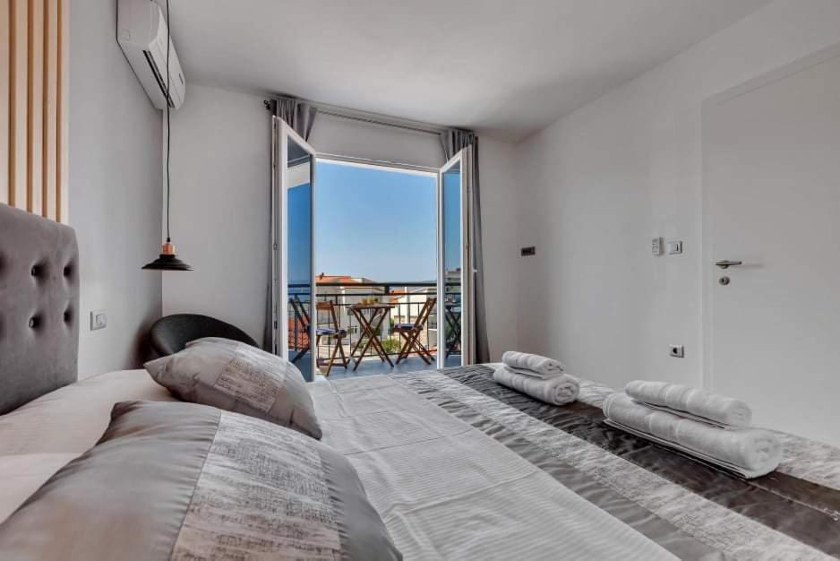 Apartments Rose Baska Voda Bagian luar foto